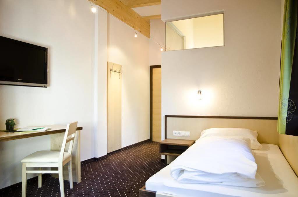 Hotel Tannenhof อิสชเกิล ภายนอก รูปภาพ